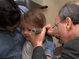 Bebeklerde Kulak Ağrısı Belirtileri ve Tedavisi